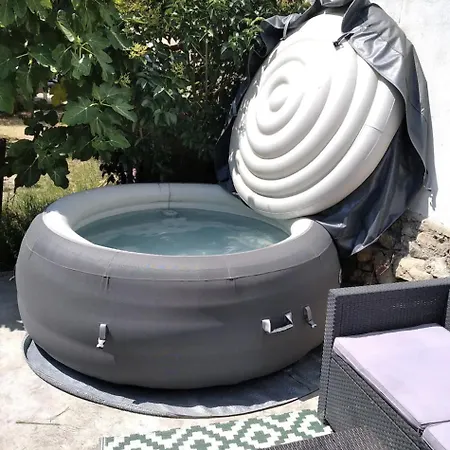 Vue Et Jacuzzi *