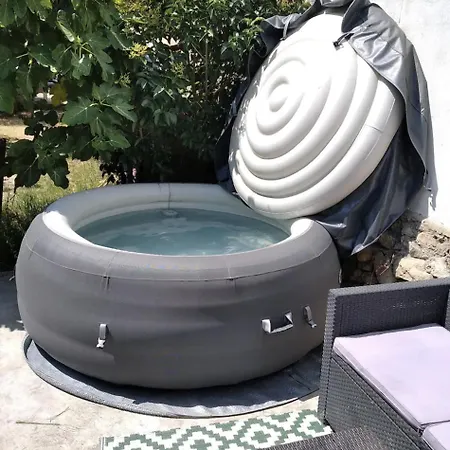 Vue Et Jacuzzi *